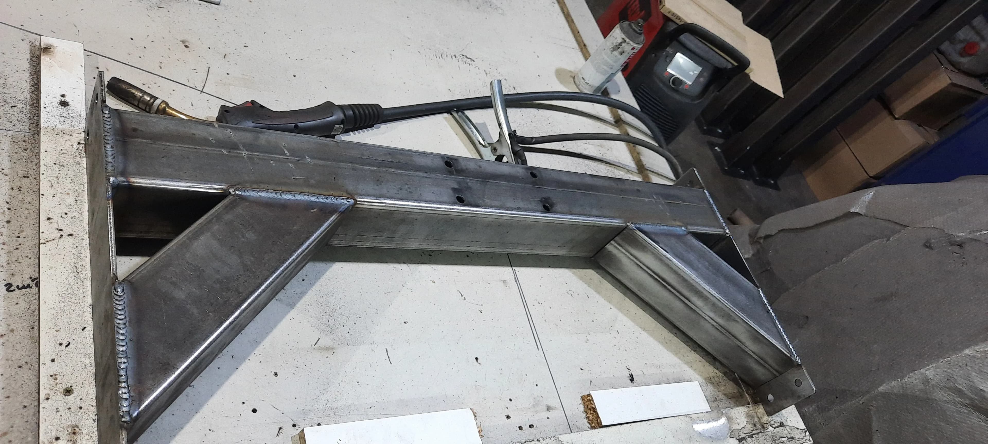 Конструкция для подвешивания мешков для тренировок в спортзале - Image 4