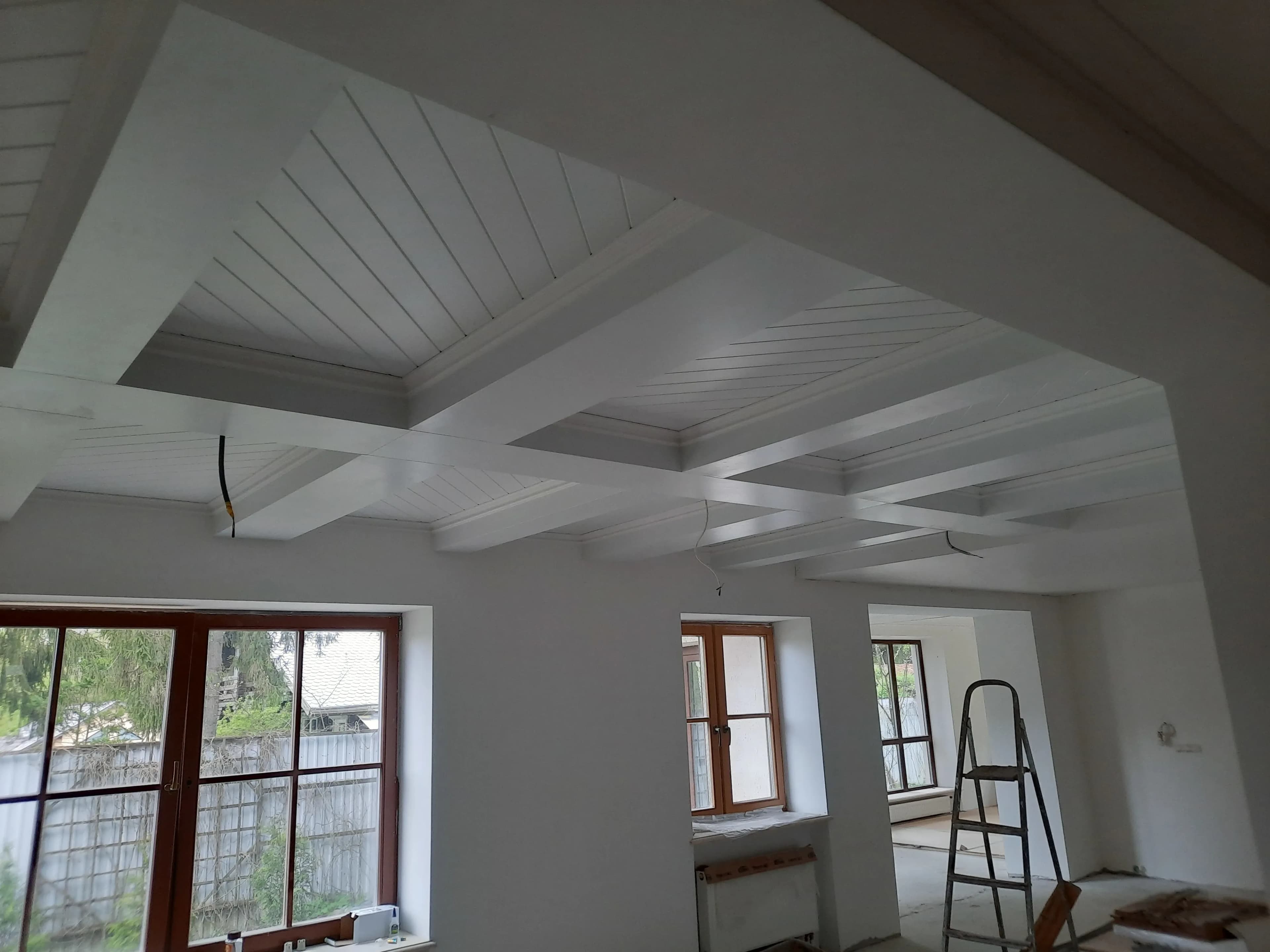 Потолочные панели и фальш-балки из крашеного МДФ - Image 1